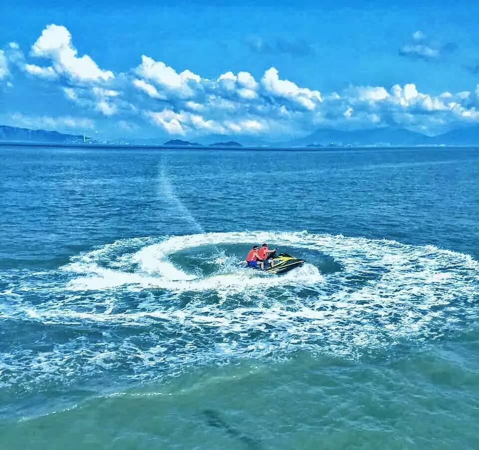 你愛上游艇，就更應(yīng)該愛上摩托艇！