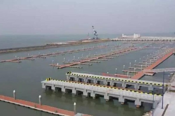 深圳機(jī)場鴻洲國際游艇會(huì)